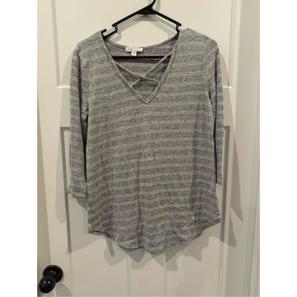✅Emory Park Top Striped gray and white